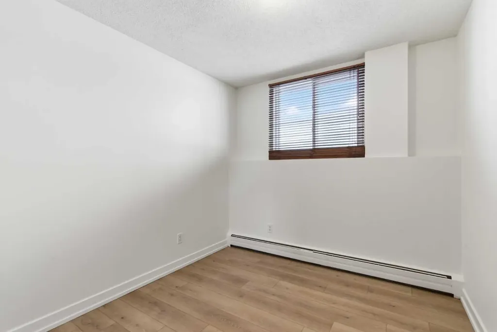 2220 16a Street SW Calgary AB T2T4K3