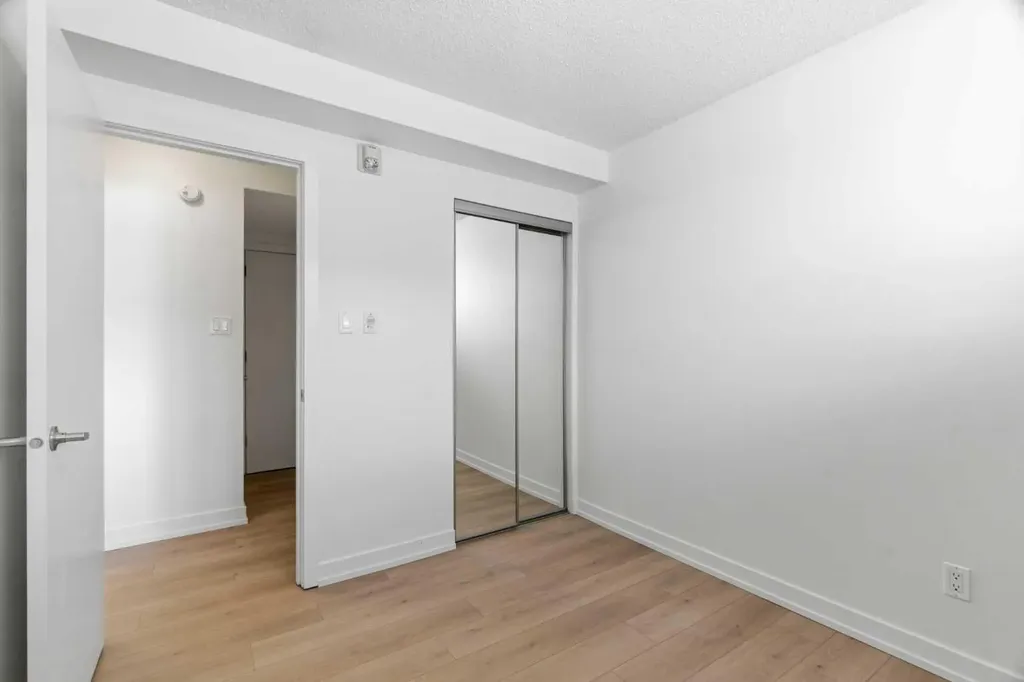 2220 16a Street SW Calgary AB T2T4K3