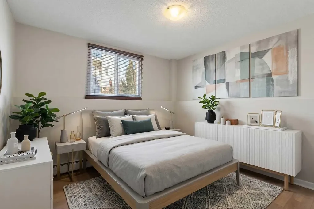 2220 16a Street SW Calgary AB T2T4K3