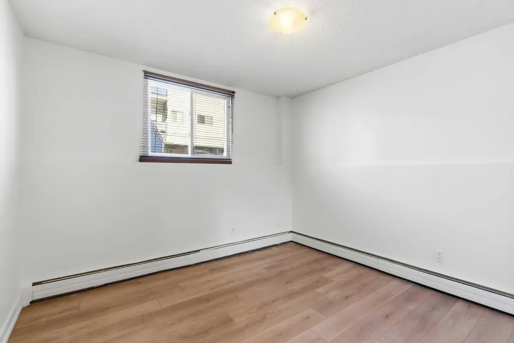 2220 16a Street SW Calgary AB T2T4K3