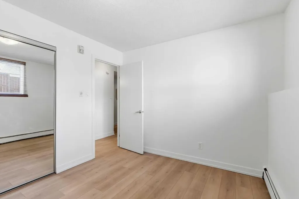 2220 16a Street SW Calgary AB T2T4K3