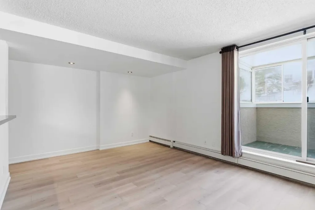 2220 16a Street SW Calgary AB T2T4K3
