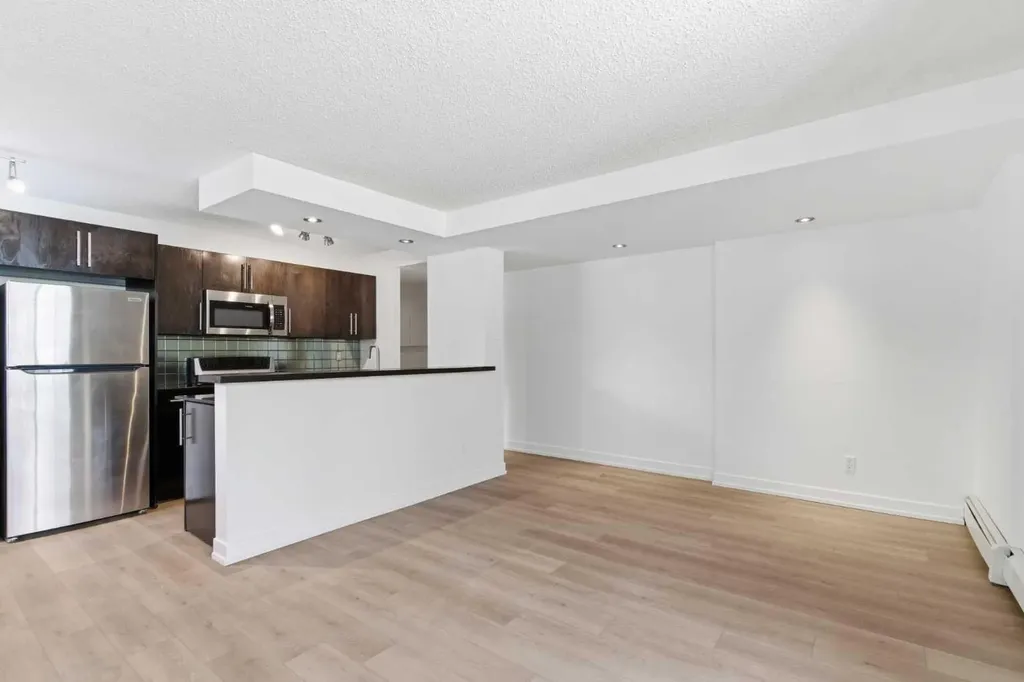 2220 16a Street SW Calgary AB T2T4K3