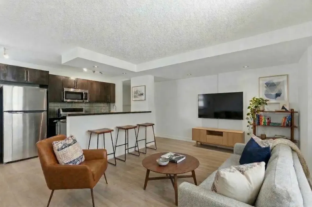 2220 16a Street SW Calgary AB T2T4K3