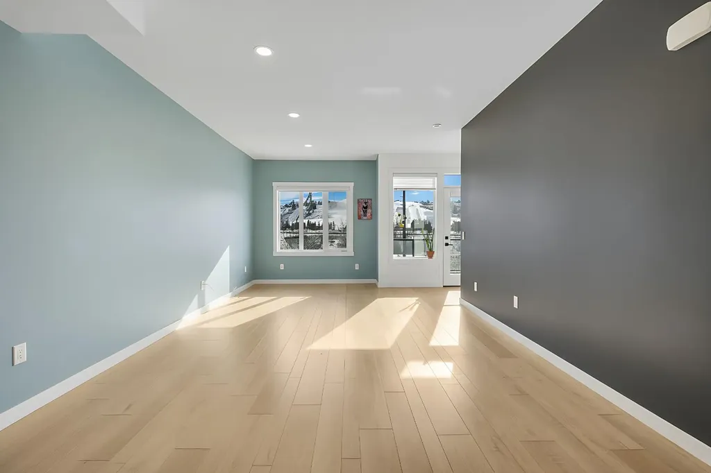 171 Greenbriar Place NW Calgary AB T3B 6J3