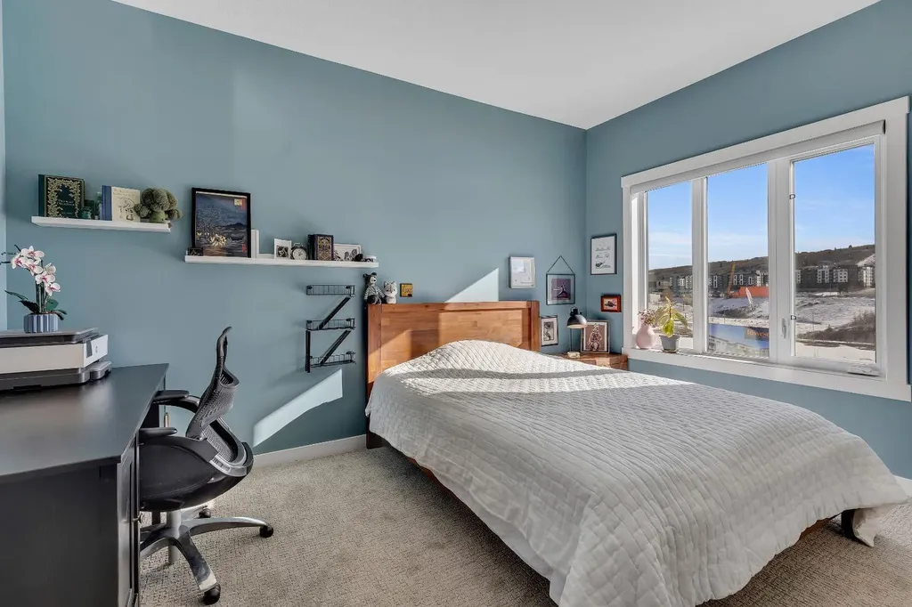 171 Greenbriar Place NW Calgary AB T3B 6J3