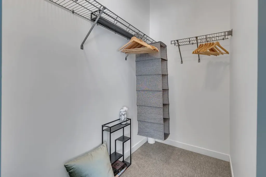 171 Greenbriar Place NW Calgary AB T3B 6J3