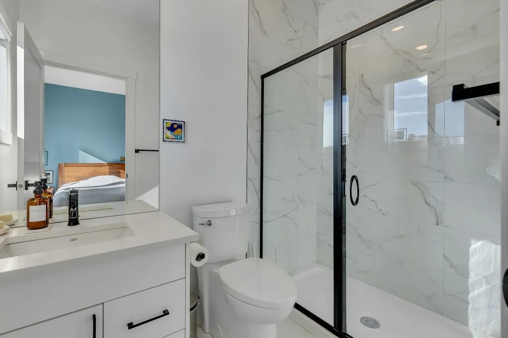 171 Greenbriar Place NW Calgary AB T3B 6J3