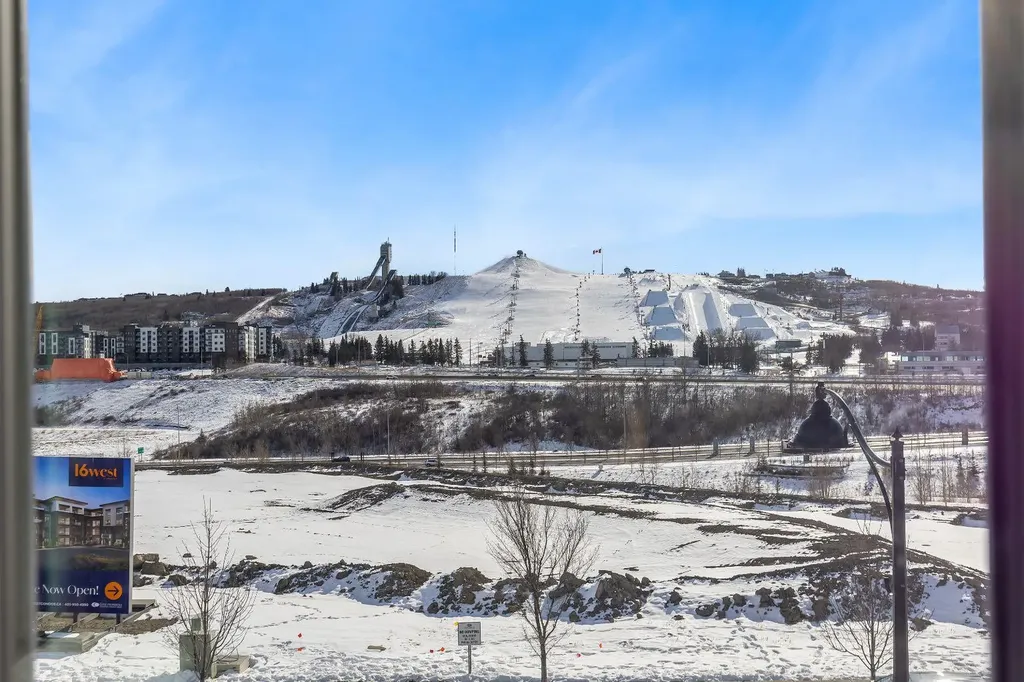 171 Greenbriar Place NW Calgary AB T3B 6J3