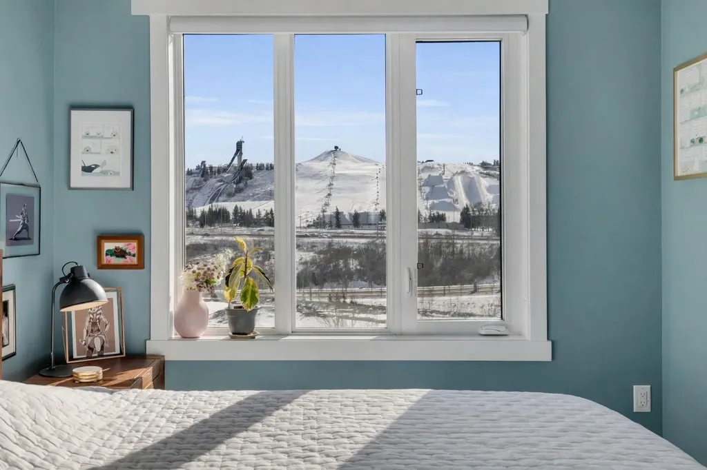 171 Greenbriar Place NW Calgary AB T3B 6J3