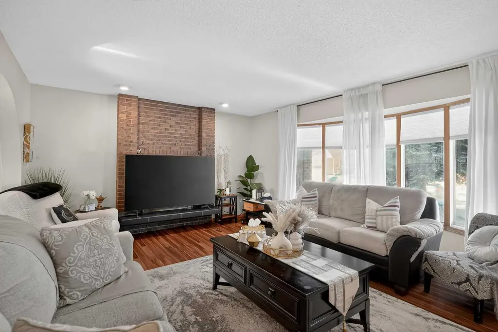 247 Templewood Road NE Calgary AB T1Y4B1