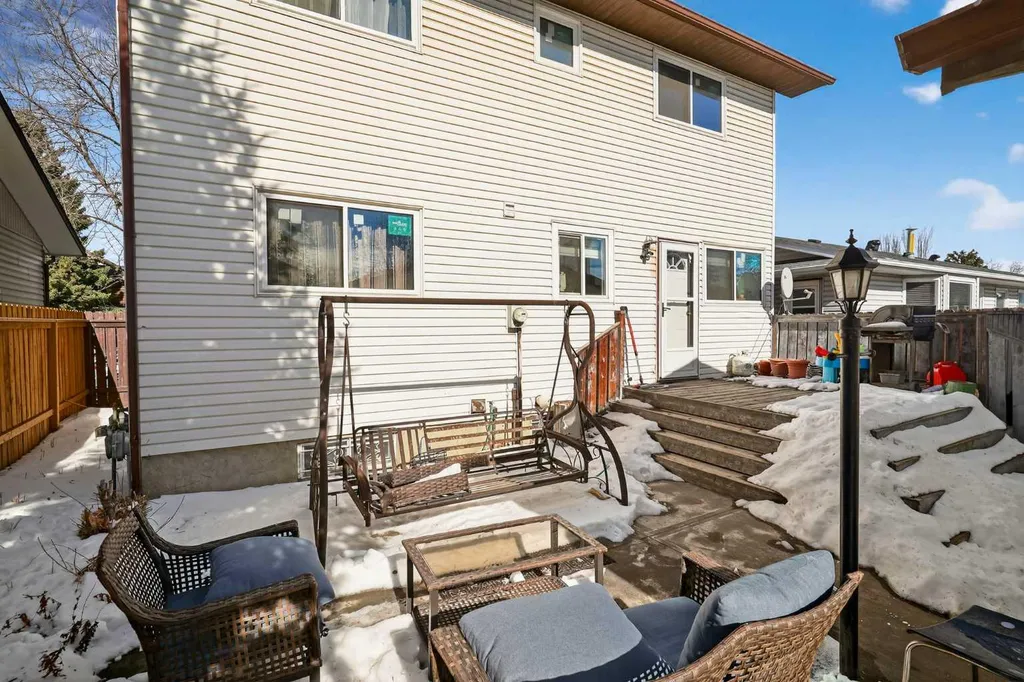 247 Templewood Road NE Calgary AB T1Y4B1