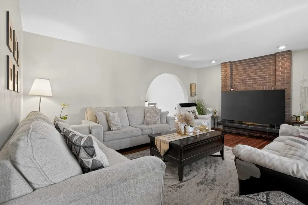 247 Templewood Road NE Calgary AB T1Y4B1
