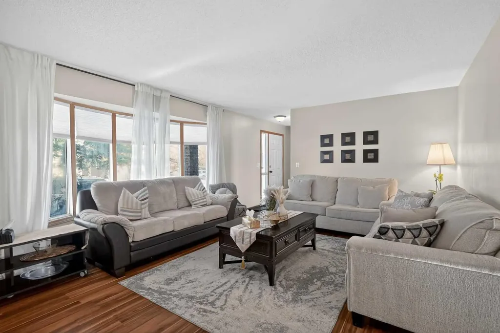 247 Templewood Road NE Calgary AB T1Y4B1