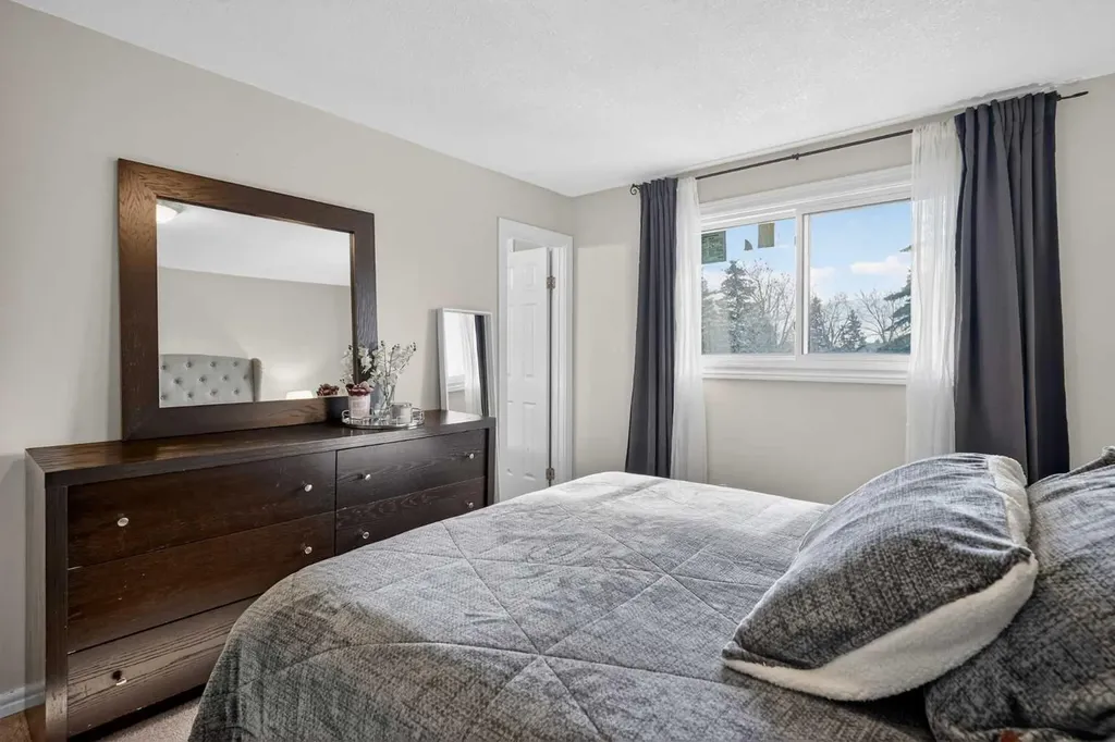 247 Templewood Road NE Calgary AB T1Y4B1