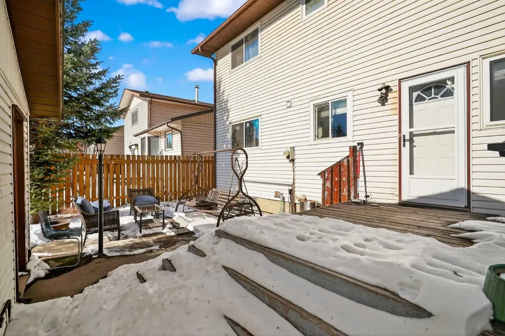 247 Templewood Road NE Calgary AB T1Y4B1
