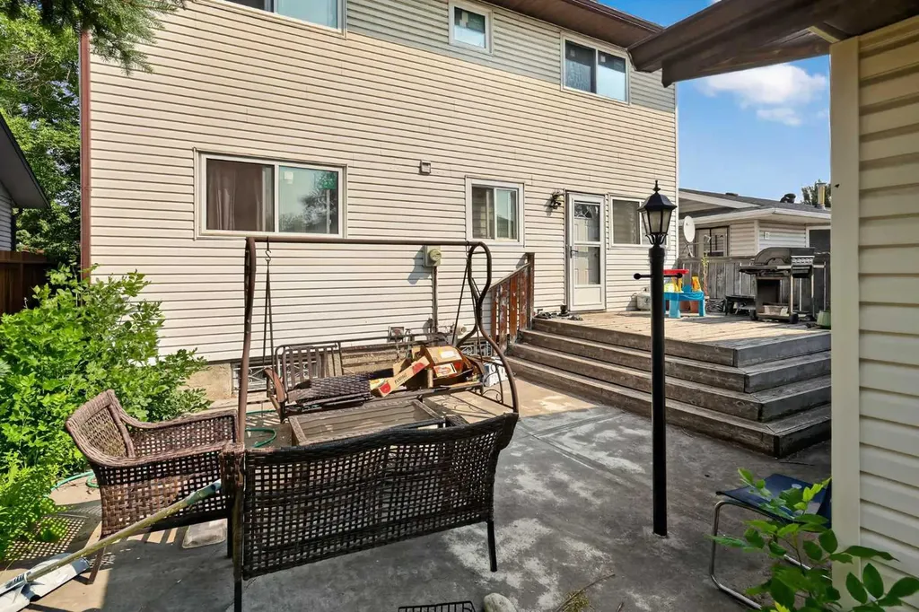 247 Templewood Road NE Calgary AB T1Y4B1