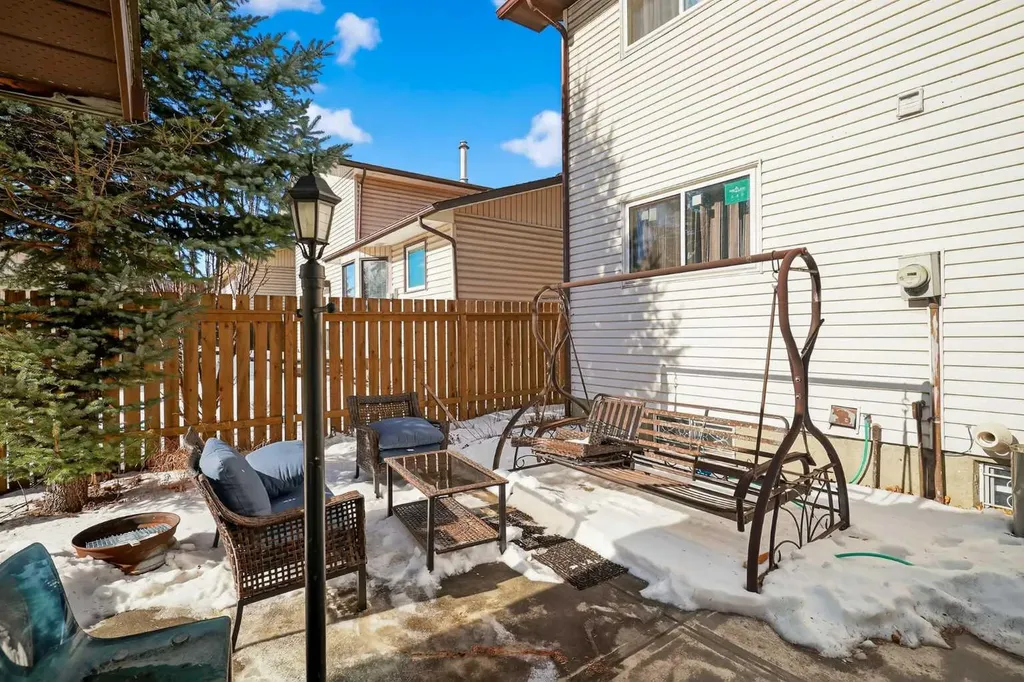247 Templewood Road NE Calgary AB T1Y4B1