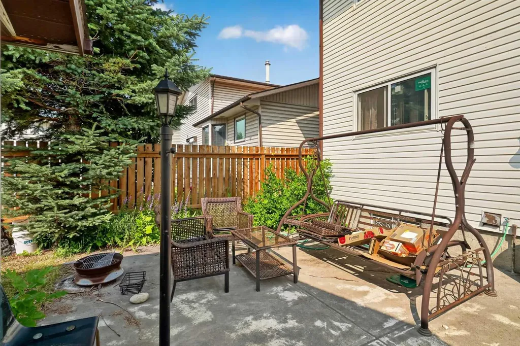 247 Templewood Road NE Calgary AB T1Y4B1