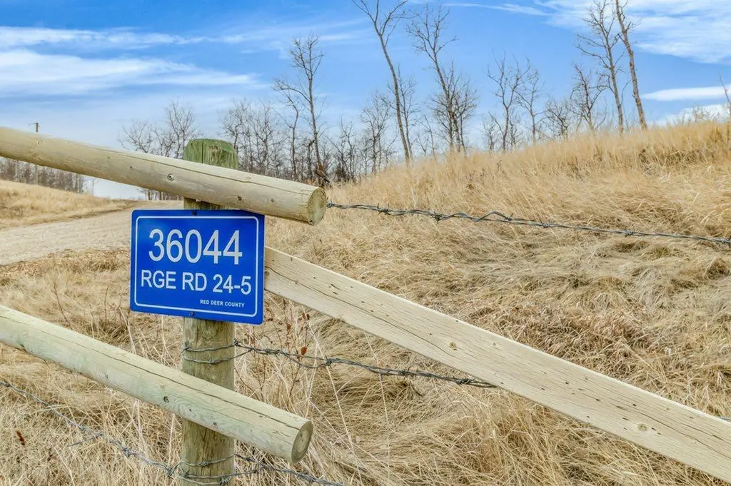36044 Rr 245 Rural Red Deer County AB T0M 1S0