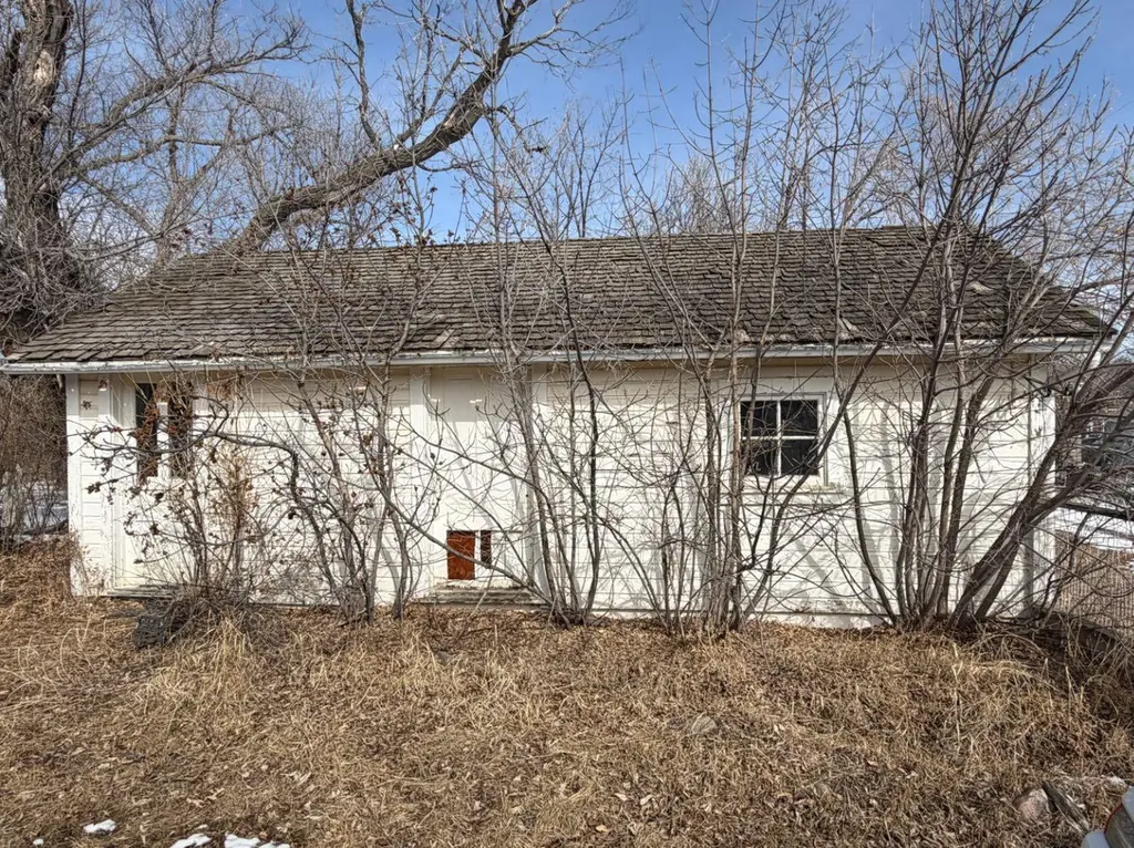 128 7th Avenue Gleichen AB T0J 1N0