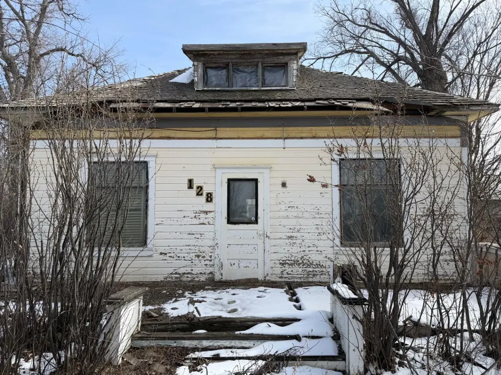128 7th Avenue Gleichen AB T0J 1N0