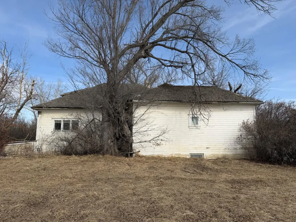 128 7th Avenue Gleichen AB T0J 1N0