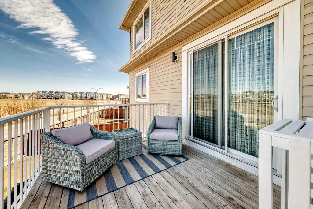 35 Walden Mount SE Calgary AB T2X 0M7