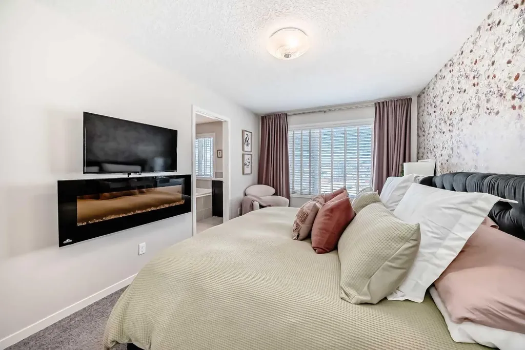35 Walden Mount SE Calgary AB T2X 0M7