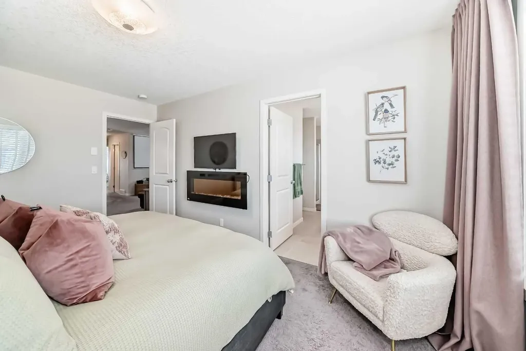 35 Walden Mount SE Calgary AB T2X 0M7