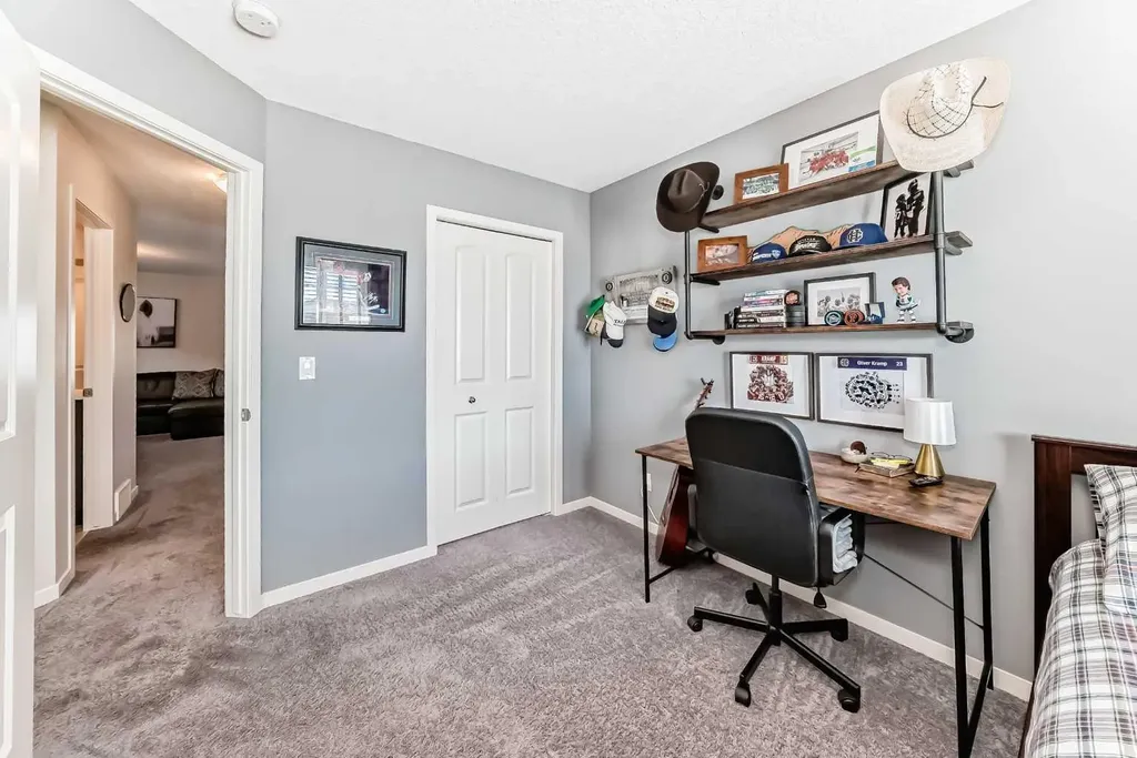 35 Walden Mount SE Calgary AB T2X 0M7