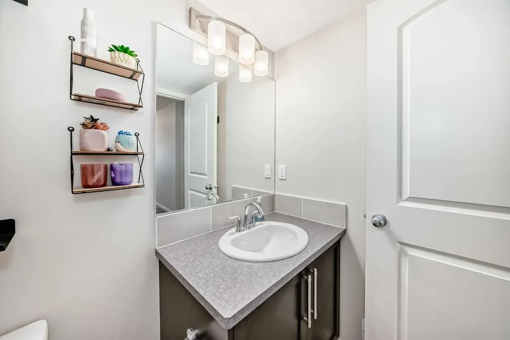 35 Walden Mount SE Calgary AB T2X 0M7