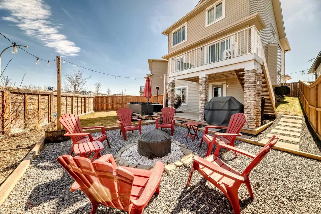 35 Walden Mount SE Calgary AB T2X 0M7