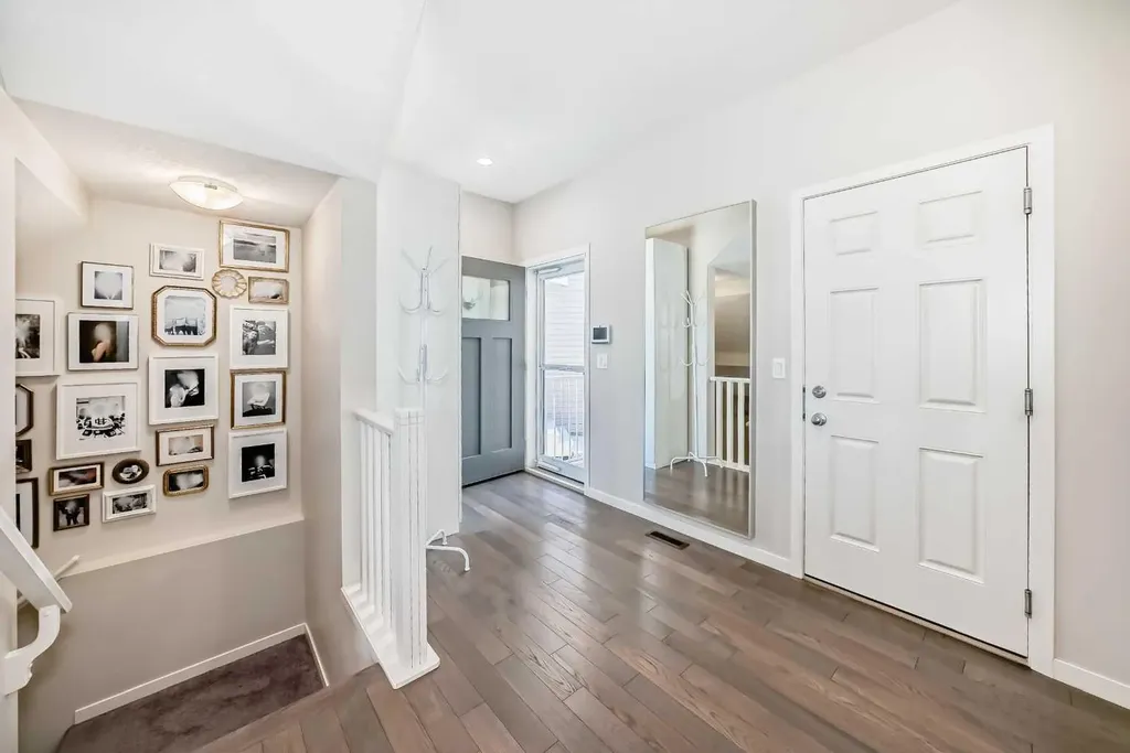 35 Walden Mount SE Calgary AB T2X 0M7