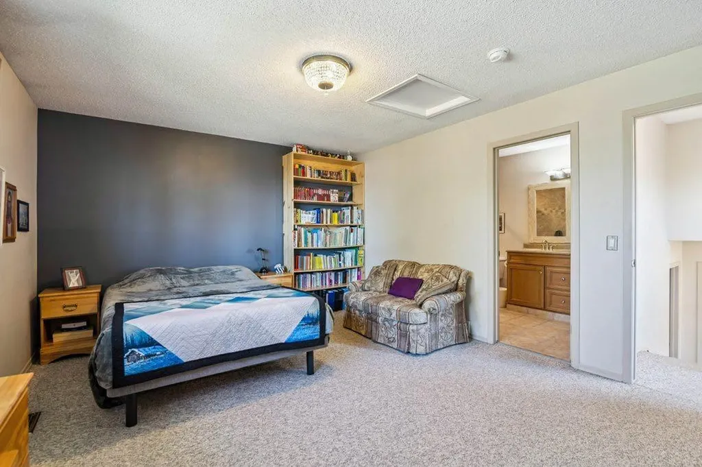 153 Mckinnon Crescent NE Calgary AB T2E7B6