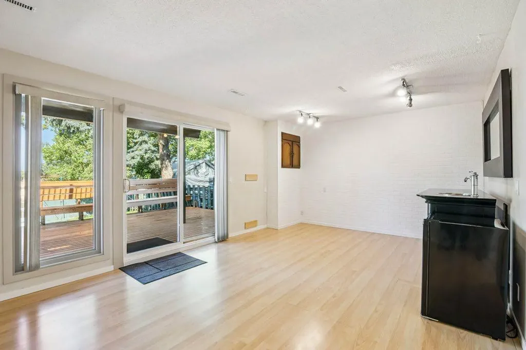 153 Mckinnon Crescent NE Calgary AB T2E7B6