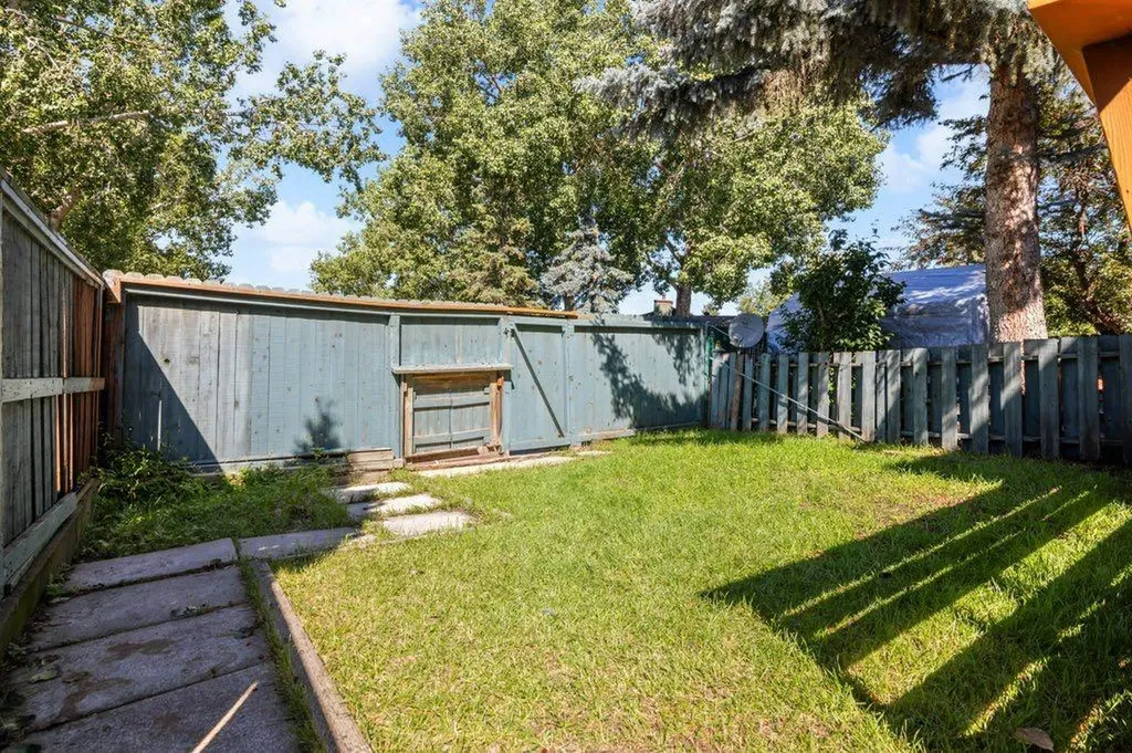 153 Mckinnon Crescent NE Calgary AB T2E7B6