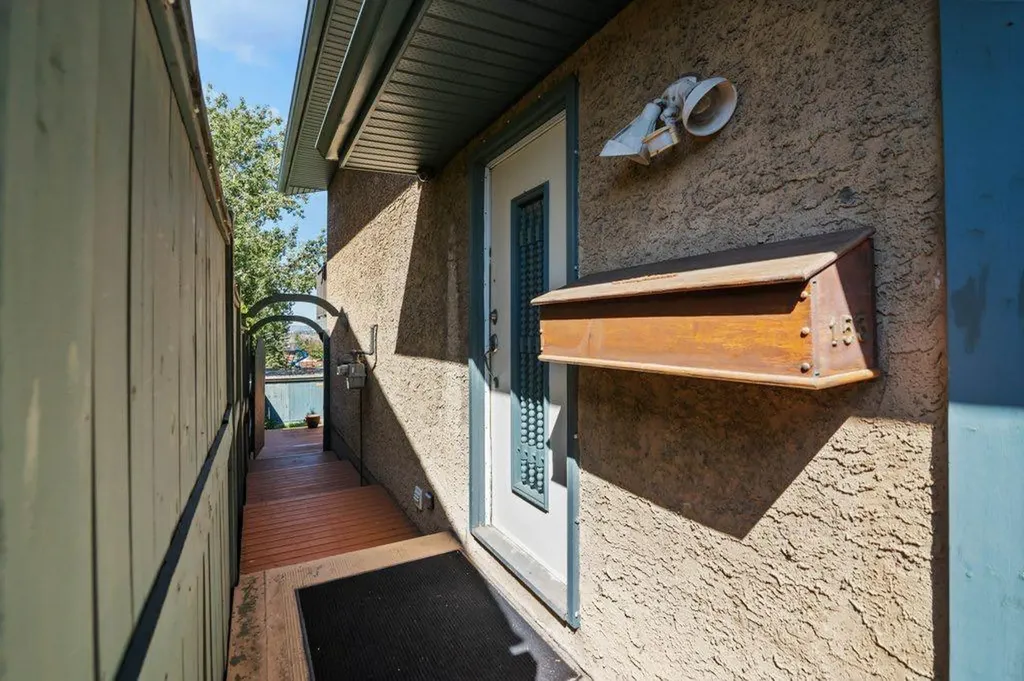 153 Mckinnon Crescent NE Calgary AB T2E7B6