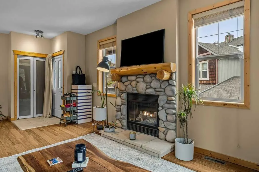 70 Dyrgas Gate Canmore AB T1W 3J6