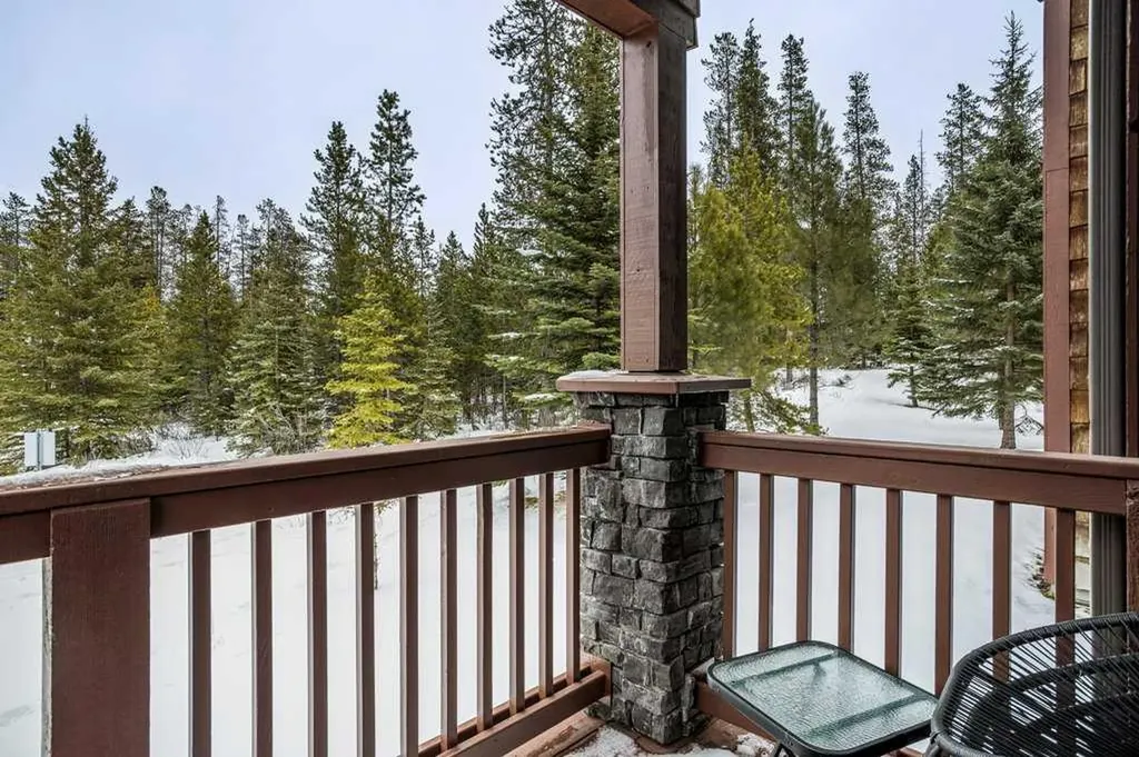 70 Dyrgas Gate Canmore AB T1W 3J6