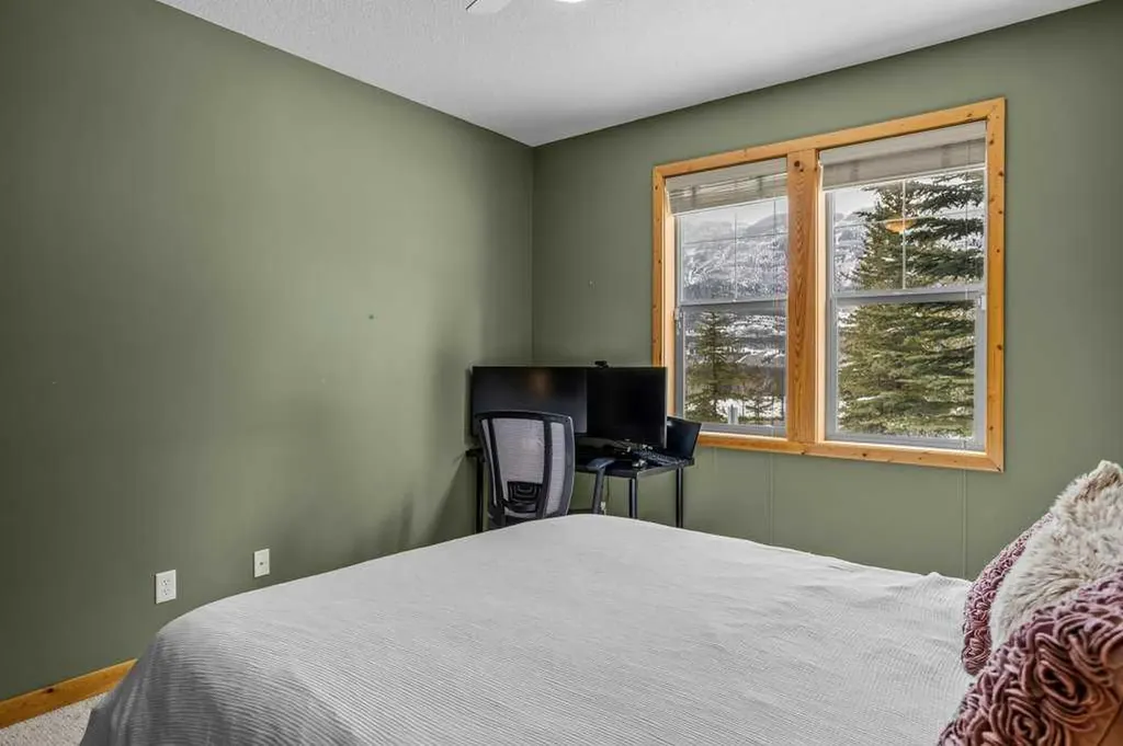 70 Dyrgas Gate Canmore AB T1W 3J6