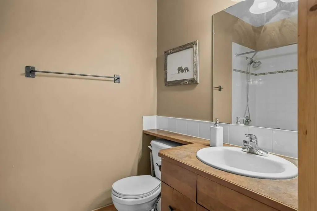 70 Dyrgas Gate Canmore AB T1W 3J6