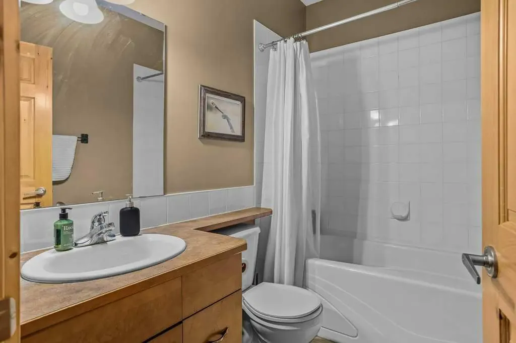 70 Dyrgas Gate Canmore AB T1W 3J6