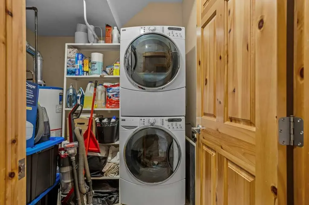 70 Dyrgas Gate Canmore AB T1W 3J6