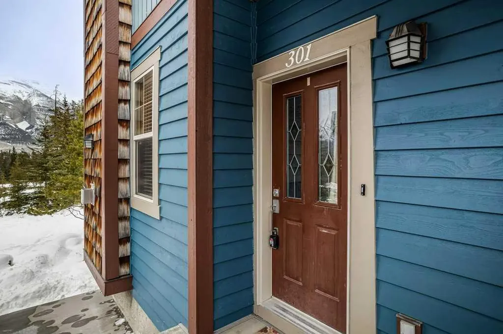 70 Dyrgas Gate Canmore AB T1W 3J6