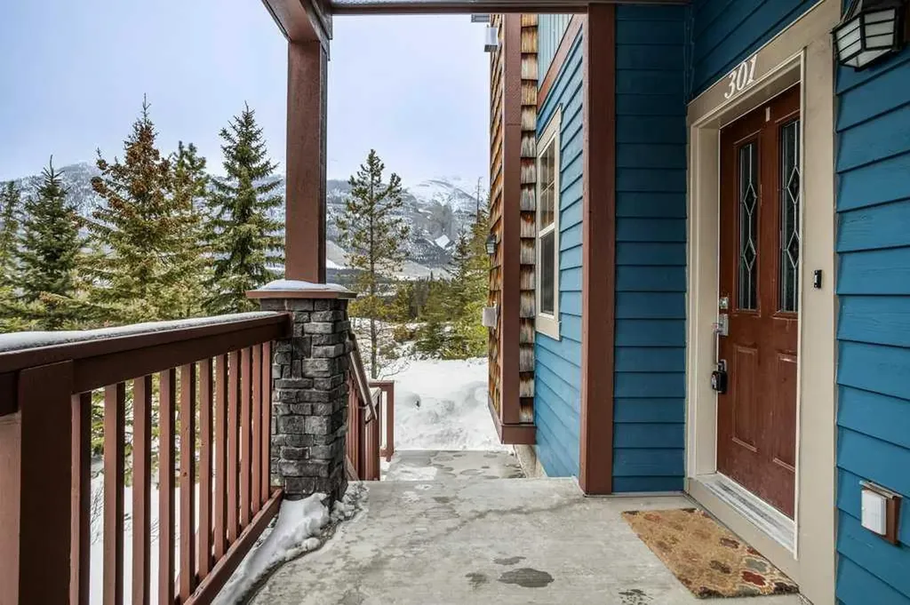 70 Dyrgas Gate Canmore AB T1W 3J6