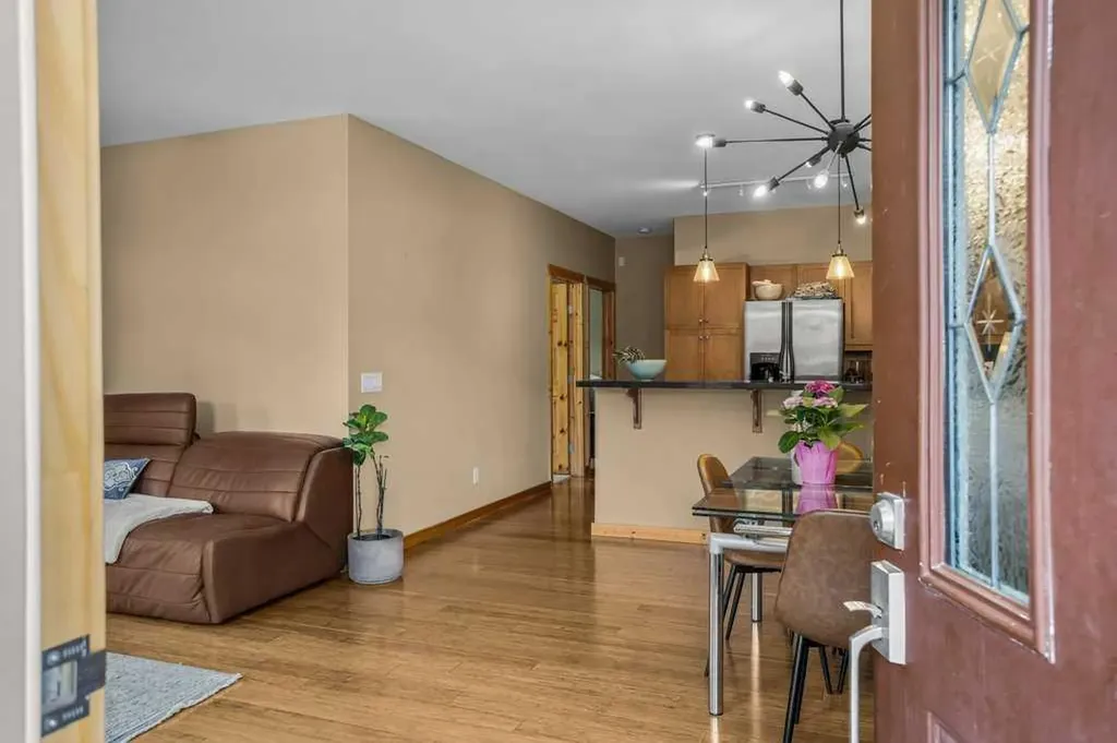 70 Dyrgas Gate Canmore AB T1W 3J6
