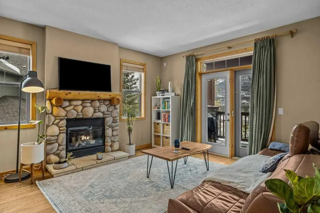 70 Dyrgas Gate Canmore AB T1W 3J6