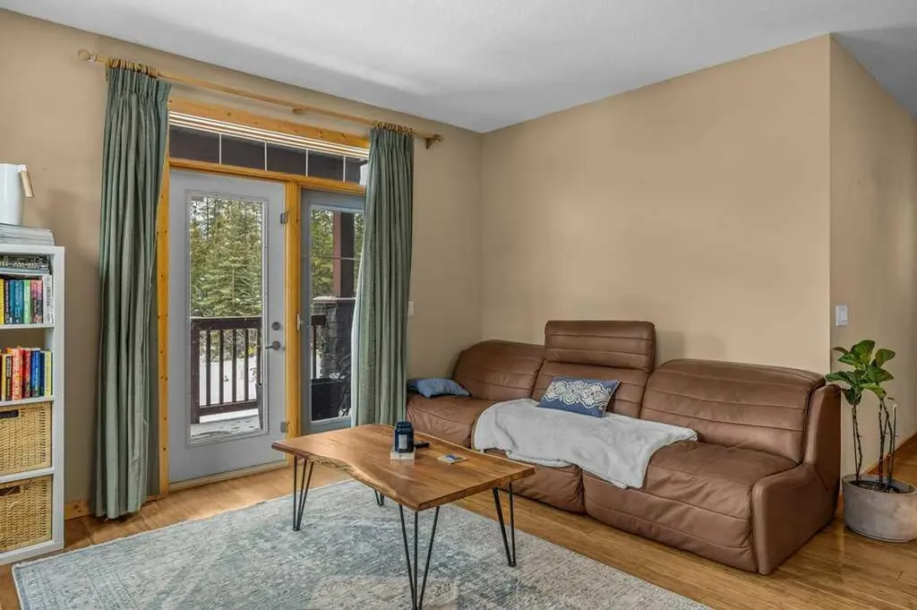 70 Dyrgas Gate Canmore AB T1W 3J6
