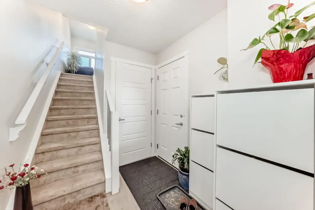 206 Cranbrook Square SE Calgary AB T3M3E3